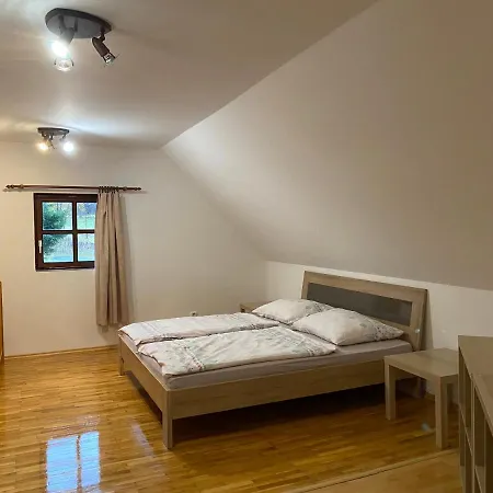 Na Louce Salmov Lodge